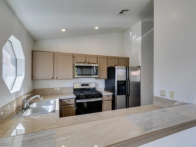 5054 S Rainbow Blvd #202 — Photo 23