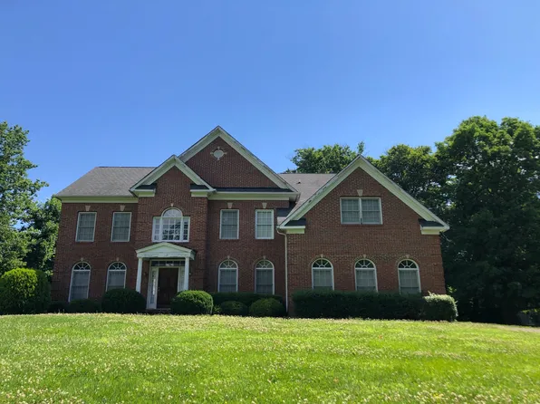 2973 Palmer St, Oakton, VA 22124