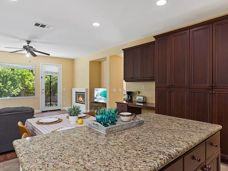 7597 Freestone Ct — Photo 28