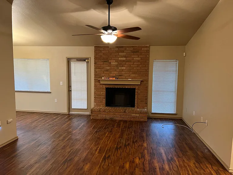 8214 Spring Town St — Photo 3