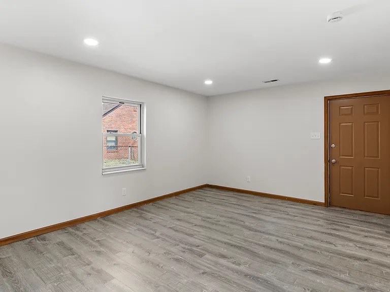 223 N Dellwood Ave — Photo 19