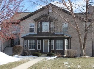 512 Kresswood Dr #512, McHenry, IL 60050