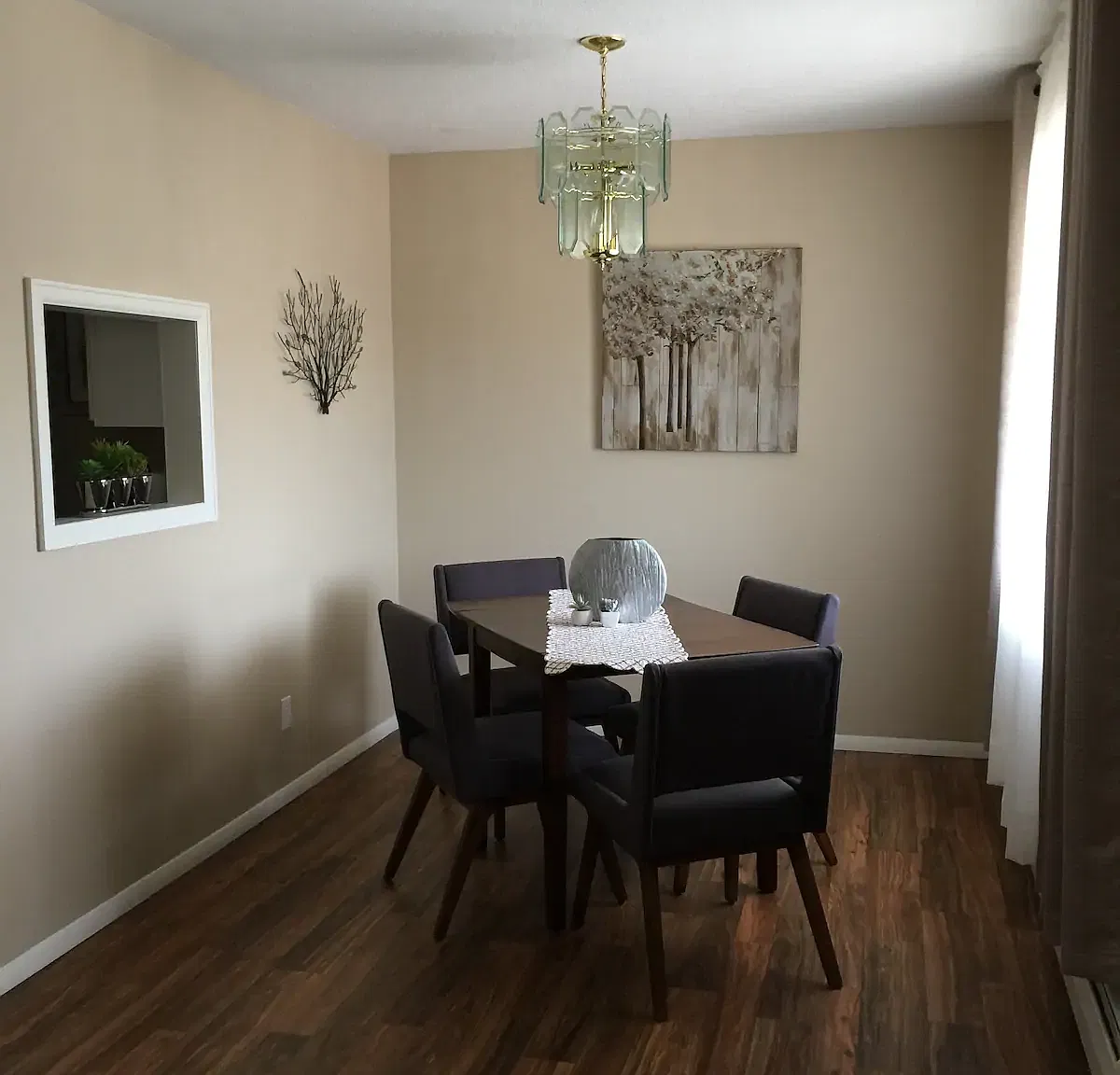 2 bed, 1.5 bath, 930 sqft, $1,400 — Photo 1