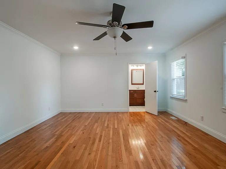 1006 S Douglas Ave — Photo 13