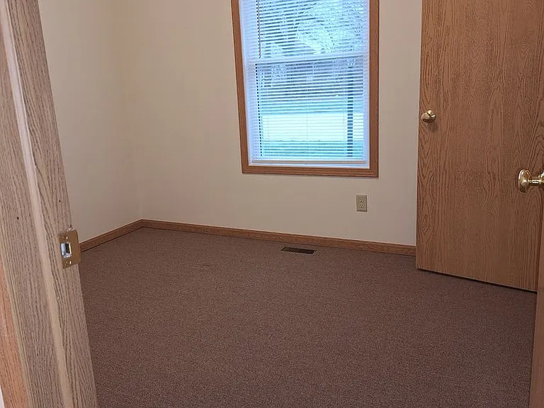 436 W Light St — Photo 3