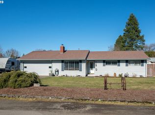 807 E 5th St, Molalla, OR 97038