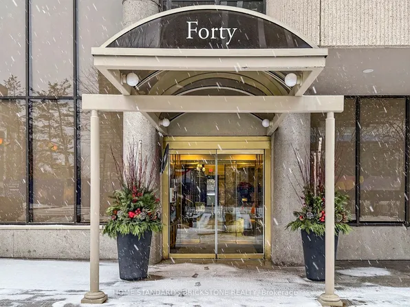 40 Rosehill Ave #1001, Toronto, ON M4T 1G5