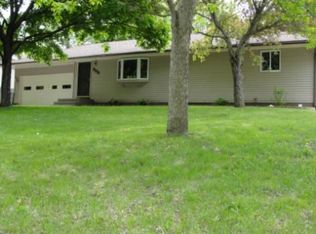 908 Oak Ridge Point NE, Blaine, MN 55434