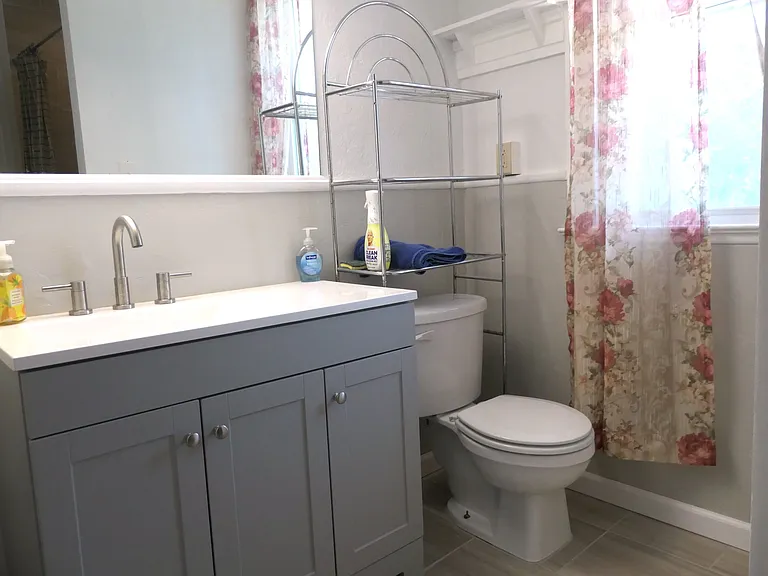 722 E Maple St — Photo 5