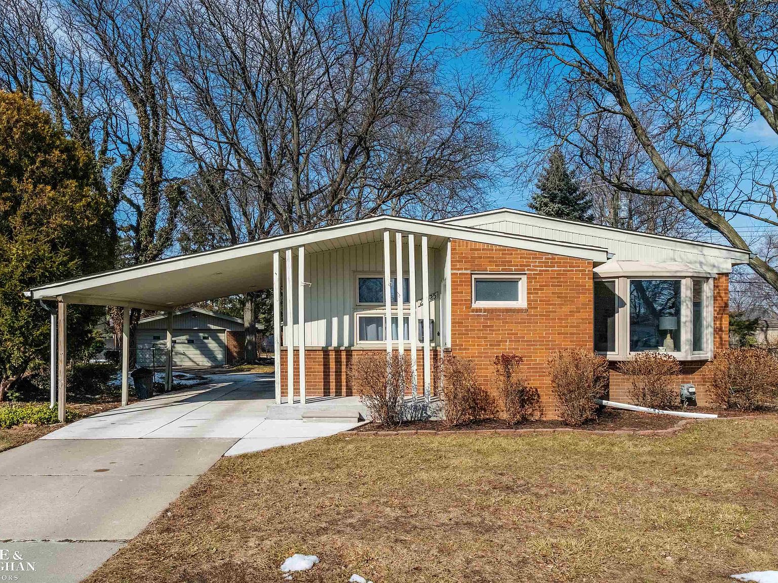 22425 Sunnyside St, Saint Clair Shores, MI 48080 | Zillow
