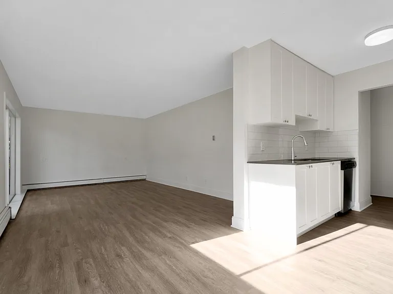 820 Craigflower Rd #204 — Photo 23