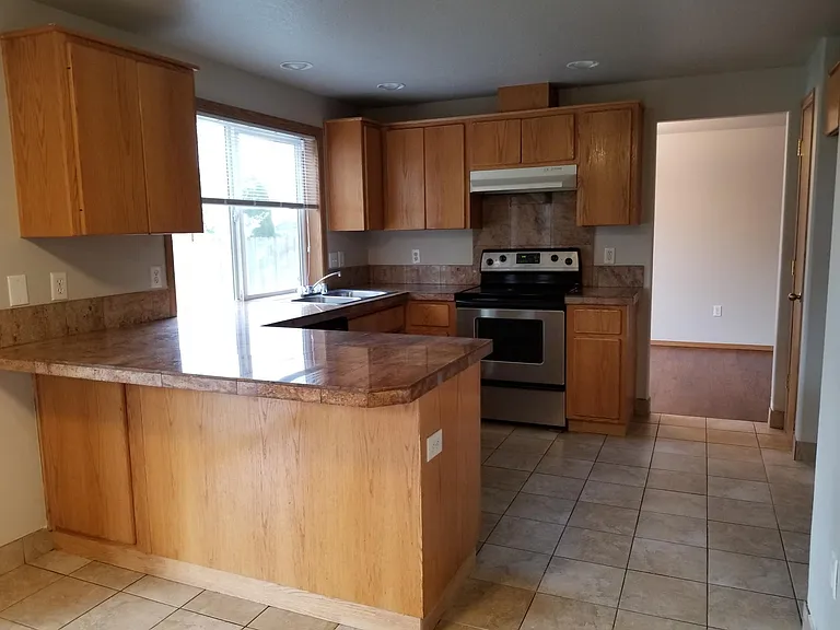 17404 NE 26th Way — Photo 9