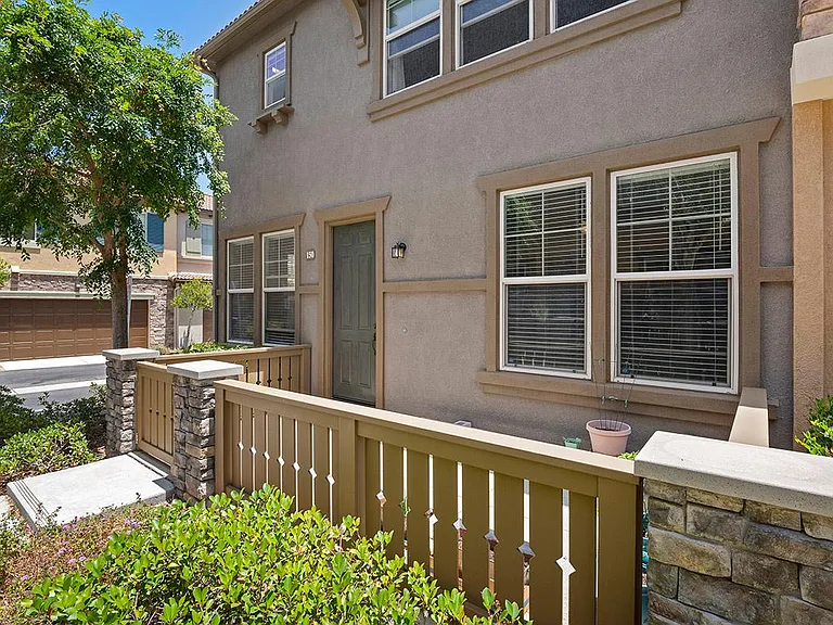 10667 Golden Willow Trl #150 — Photo 4