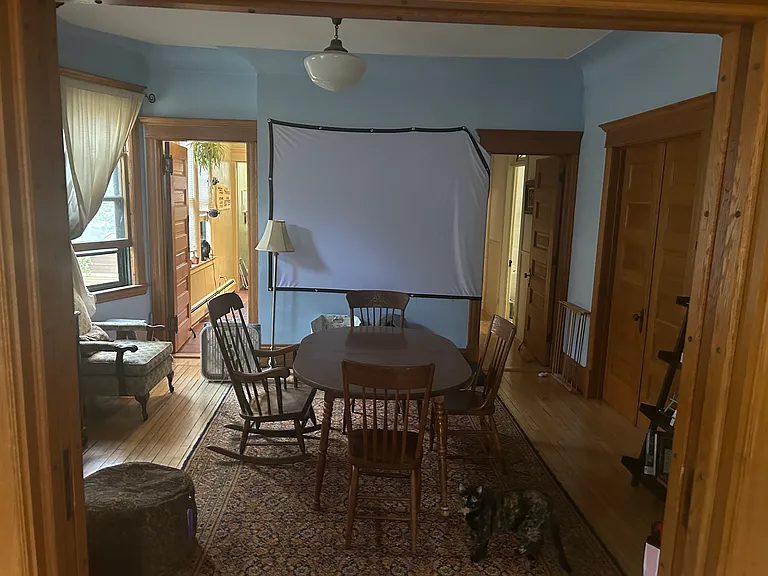 946 Laurel Ave — Photo 3