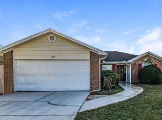 11194 Wandering Oaks Dr, Jacksonville, FL 32257