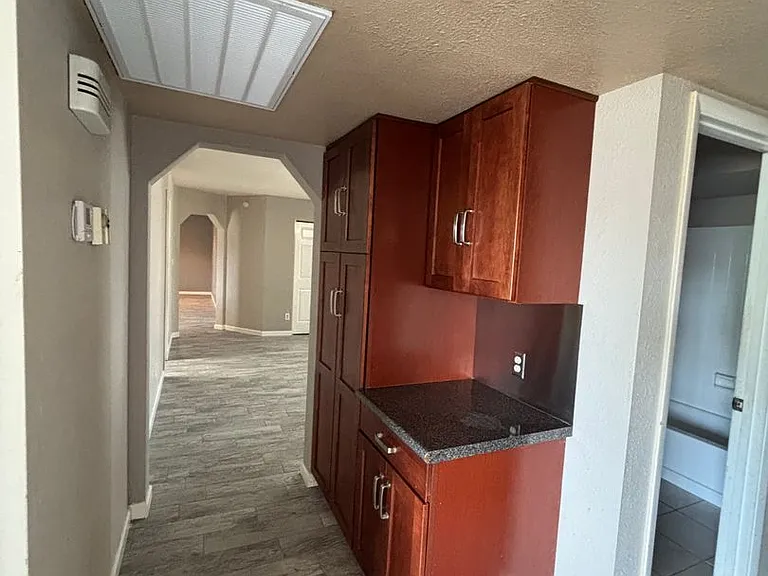 921 W Naranja Ave — Photo 4