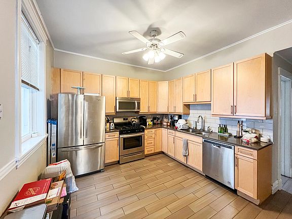 2nd image of 3726 N Lakewood Ave #2