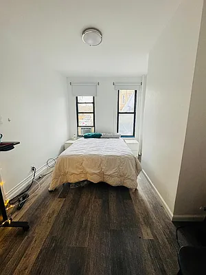 Rented by Halvatzis Realty | media 7