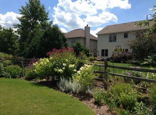 N718 W Curtis Sq, Geneva, IL 60134