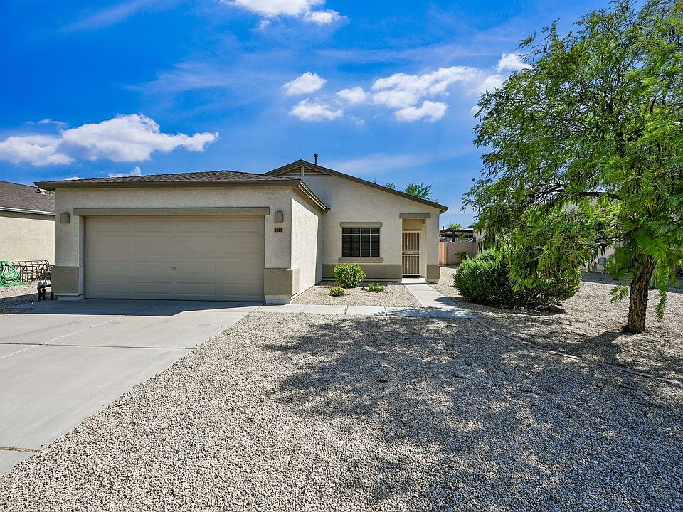 1st image of 1949 E Saddle Dr