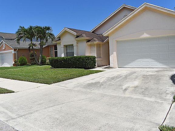 3rd image of 2750 Foxhall Drive W