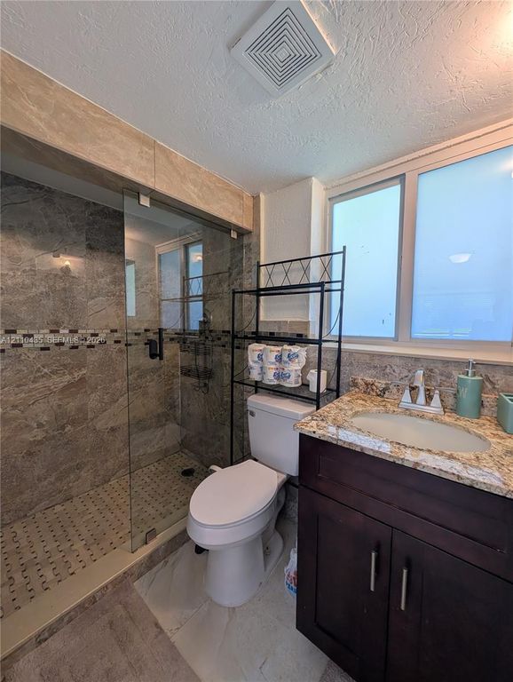 3221 NE 7th St #2, photo 9