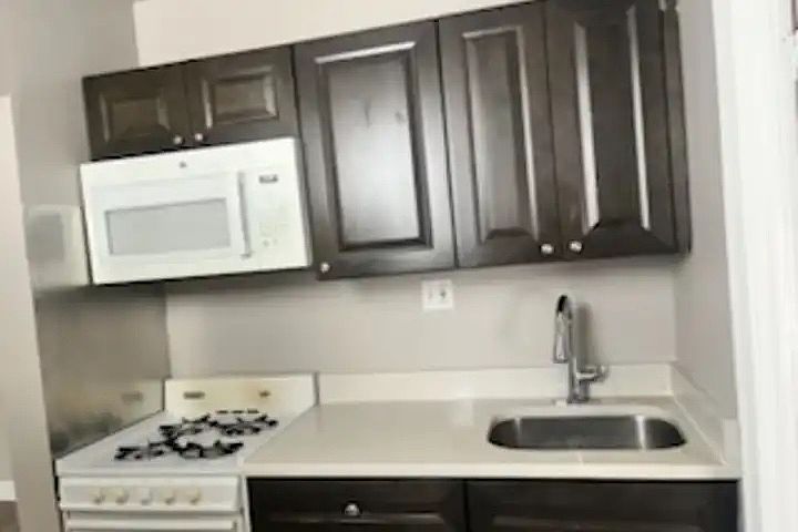 1st image of 4040 Spruce St #1F