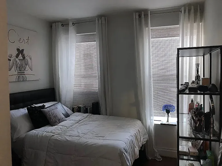 123 Henry St #3R — Photo 4
