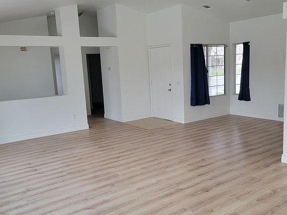 3rd image of 11390 Bristol Ct