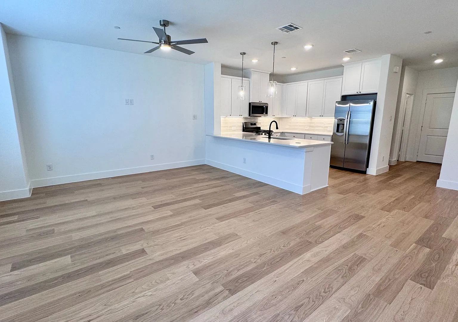 This brand-new townhome in Allen — Photo 2
