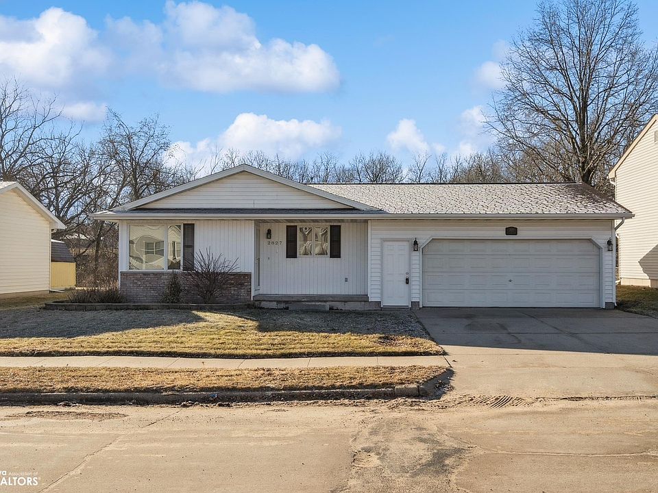1st image of 2827 Le Sylvia St