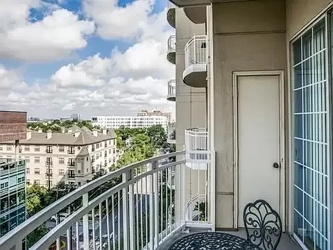 3225 Turtle Creek Blvd #718 — Photo 11