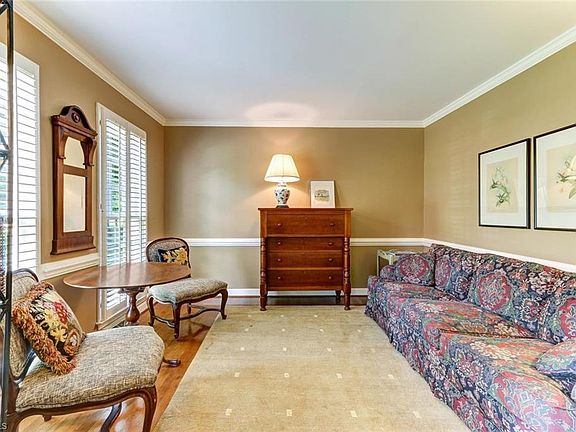 5th image of 406 Beverly Pl