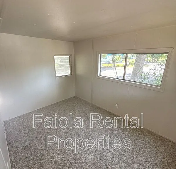 10 Talmar Ln — Photo 4