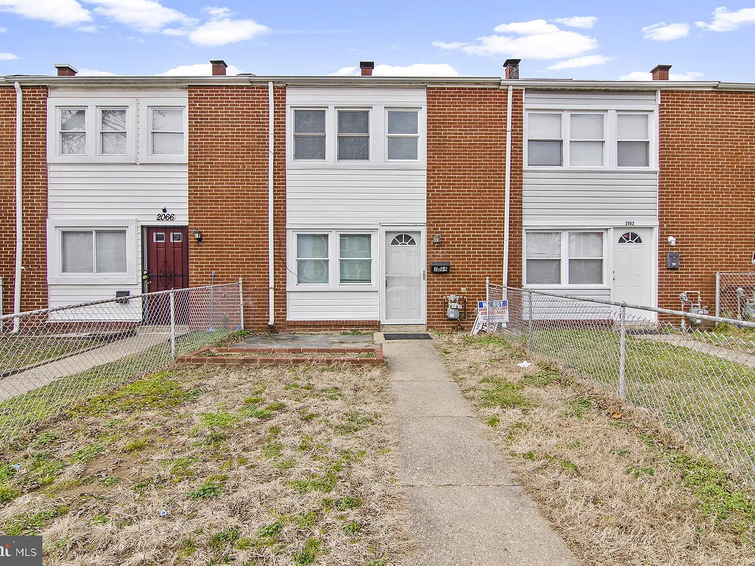 3 bed, 1.0 bath, 1024 sqft, $1,675 — Photo 1
