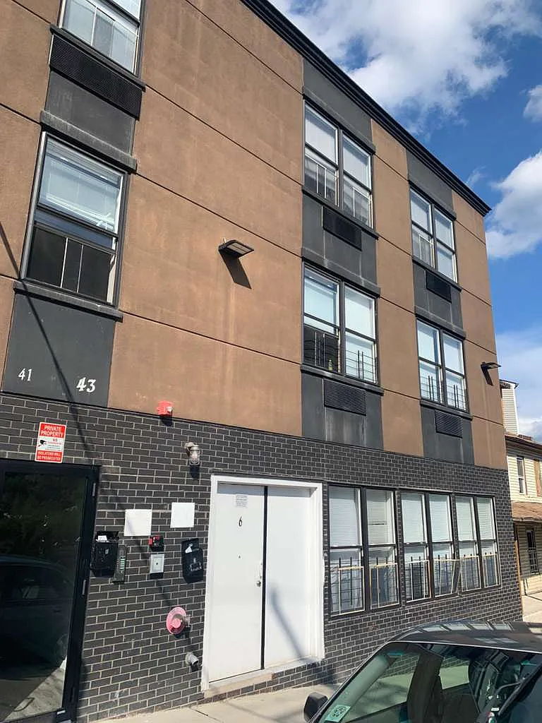 2 bed, $2,045 — Photo 1