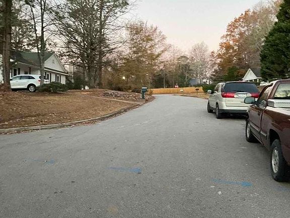 3rd image of 33 Pioneers Point Ct