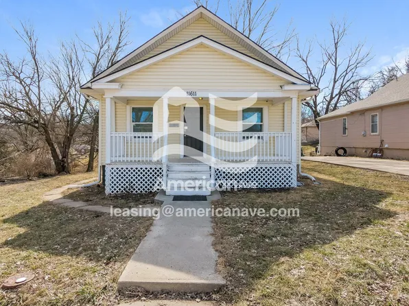 11611 Hackett St, Sugar Creek, MO 64054