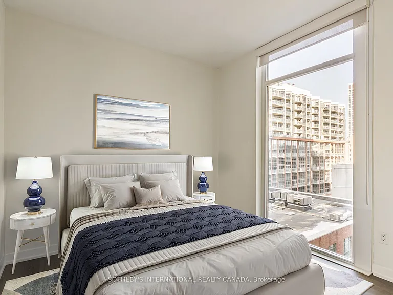 105 George St #713 — Photo 24