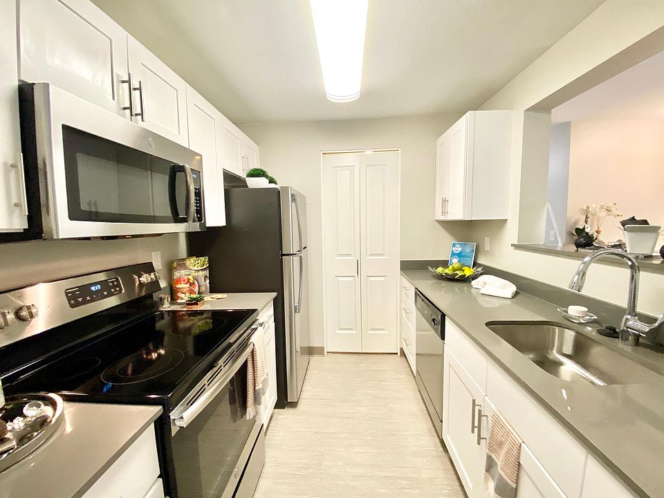 1st image of 3024 118th Ave SE #D104