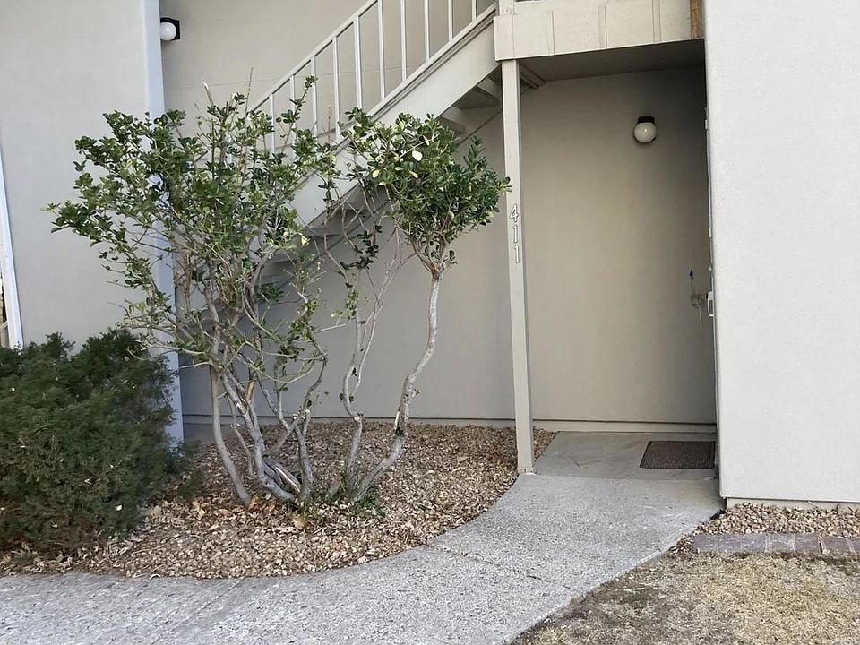 Path to front door