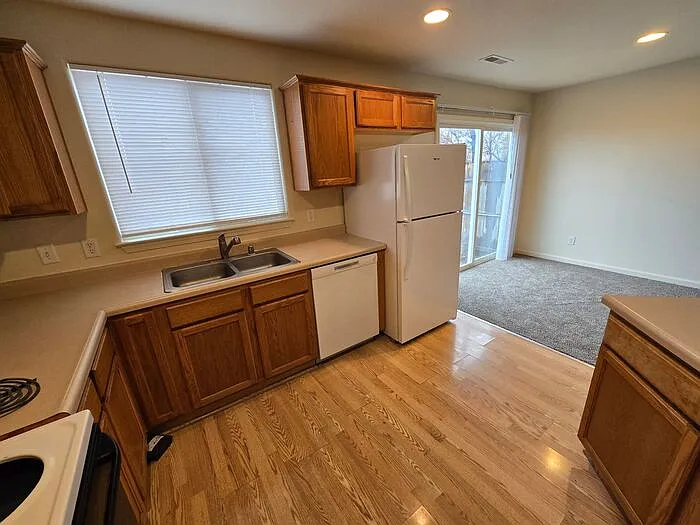 215 Meadowood Ct #A — Photo 5