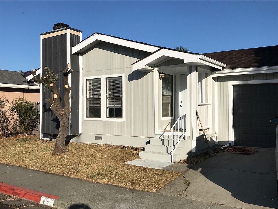 1st image of 44 Solera Ln