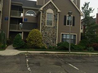 7 Lear Ct, East Brunswick, NJ 08816