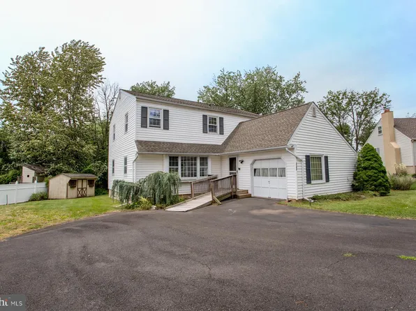 2134 Crop Cir, Warrington, PA 18976