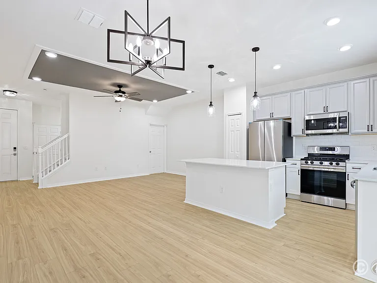 5736 Skytop Dr — Photo 9