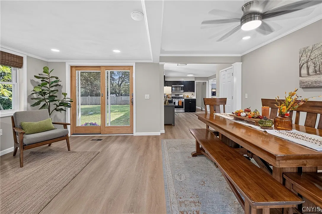 3 bed, 1.0 bath, 1610 sqft, $3,200 — Photo 3