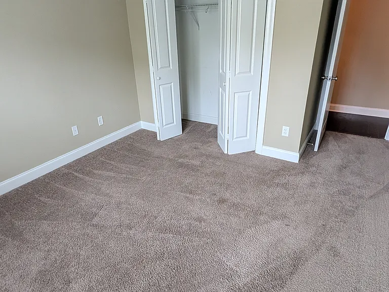 108 Kenosha Ct — Photo 9