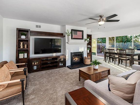 4th image of 9742 Emerald Hill Ln
