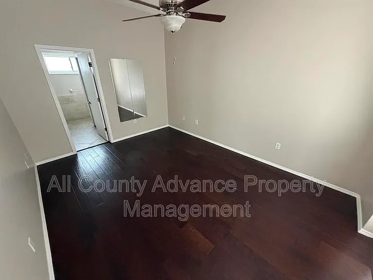 3232 Oakwood Pl — Photo 7
